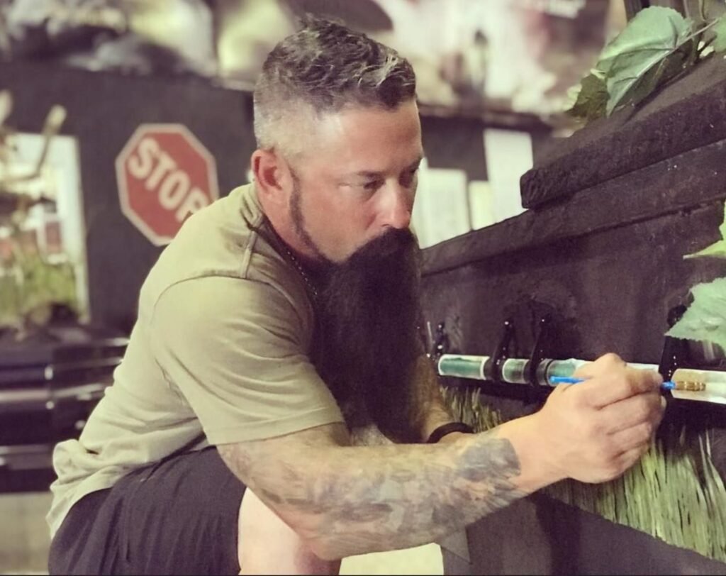 We Just Had 1 Tidal Wave in the Middle of Nowhere, Texas Casket Maker Donates Free Urns to Families Hit by Hill Country Floods 1 Texas Floods: SoulShine Industries Donates Urns and Caskets to Grieving Families